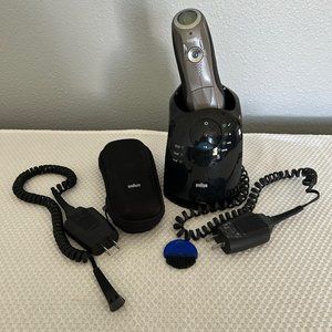 Men's Braun Wet/Dry Shaver Series 7 with accessories